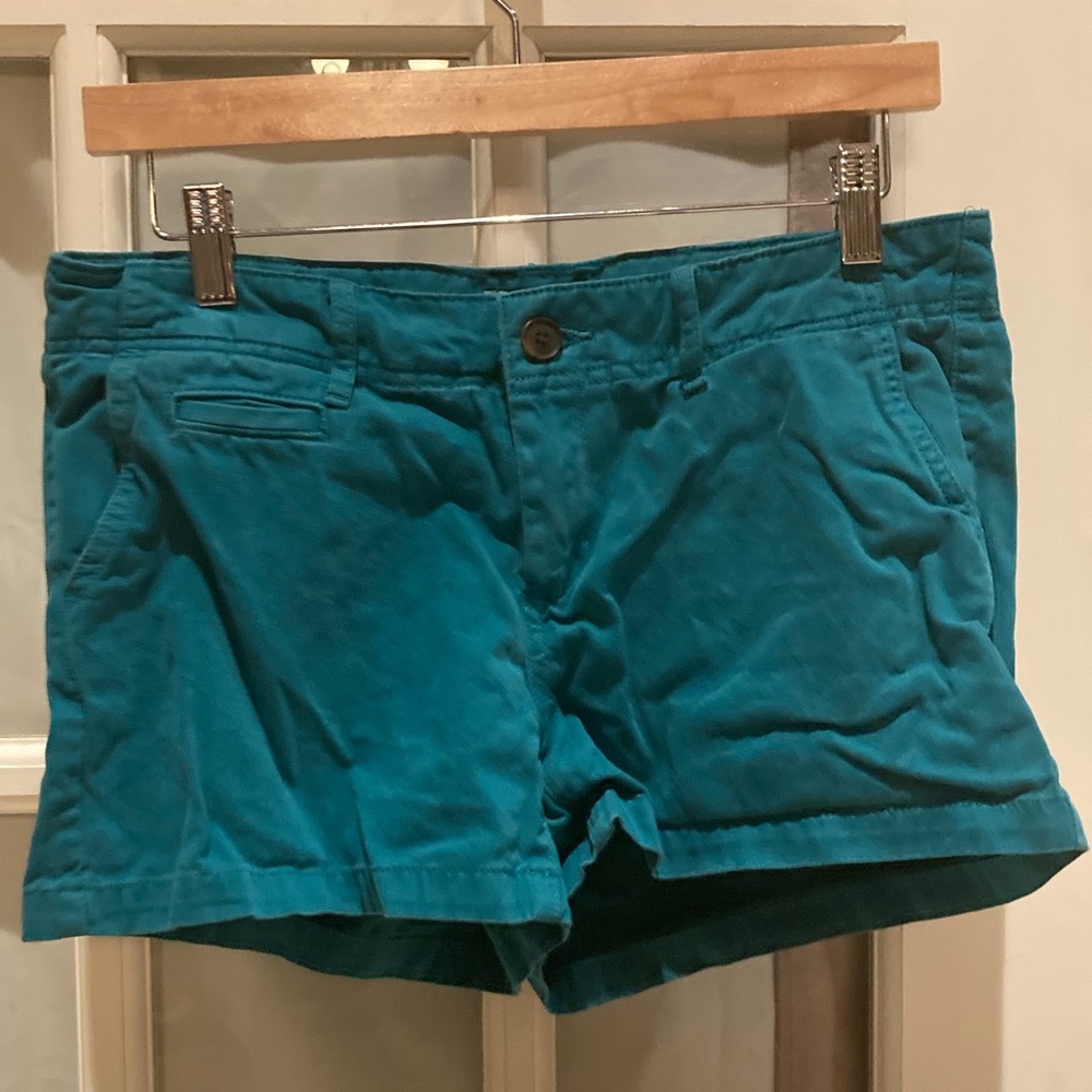 Medina women’s turquoise khaki style shorts size 4